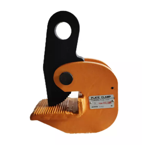 Pince horizontale con&ccedil;ue pour soulever et transporter des charges lourdes en toute s&eacute;curit&eacute; sur des surfaces plates dans des environnements industriels