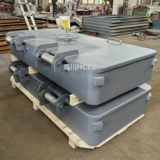 Trappe à action rapide ou trappe à plusieurs boulons : laquelle choisir ?